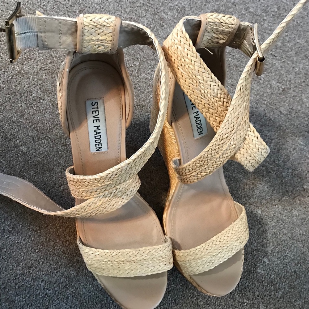 Steve Madden wedge sandals Sz 9